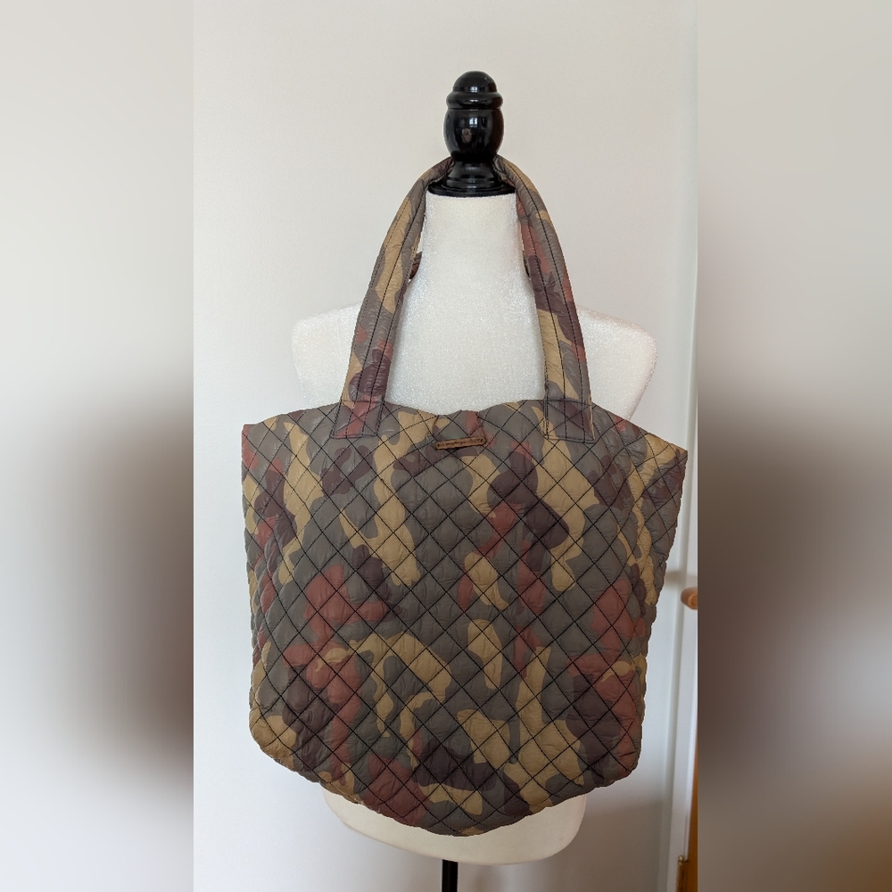 Do Everything With Love Camo Puffer Bag